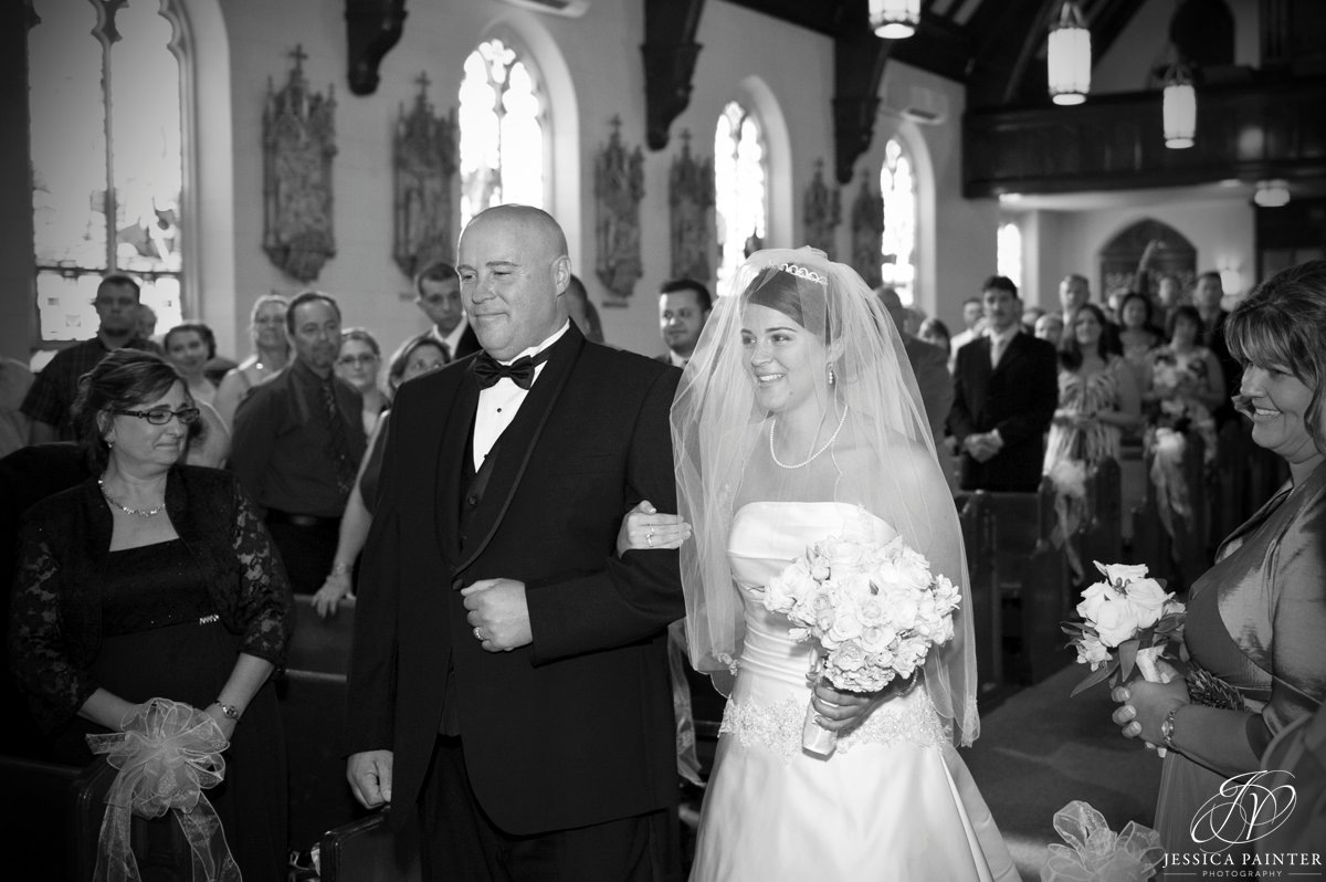 bride walking down the aisle, father handing off bride, Albany wedding photography, troy wedding photographer, emily willard, franklin terrace wedding