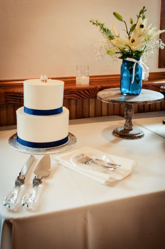 Chris & Laura's wedding in Greeley, Colorado - Wedding Cake