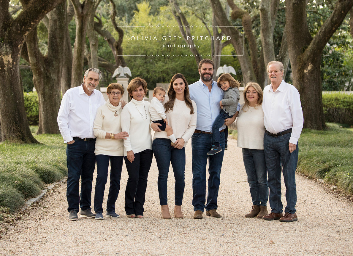 Multi-Generation Family Portraits: a Not-to-Miss Experience!
