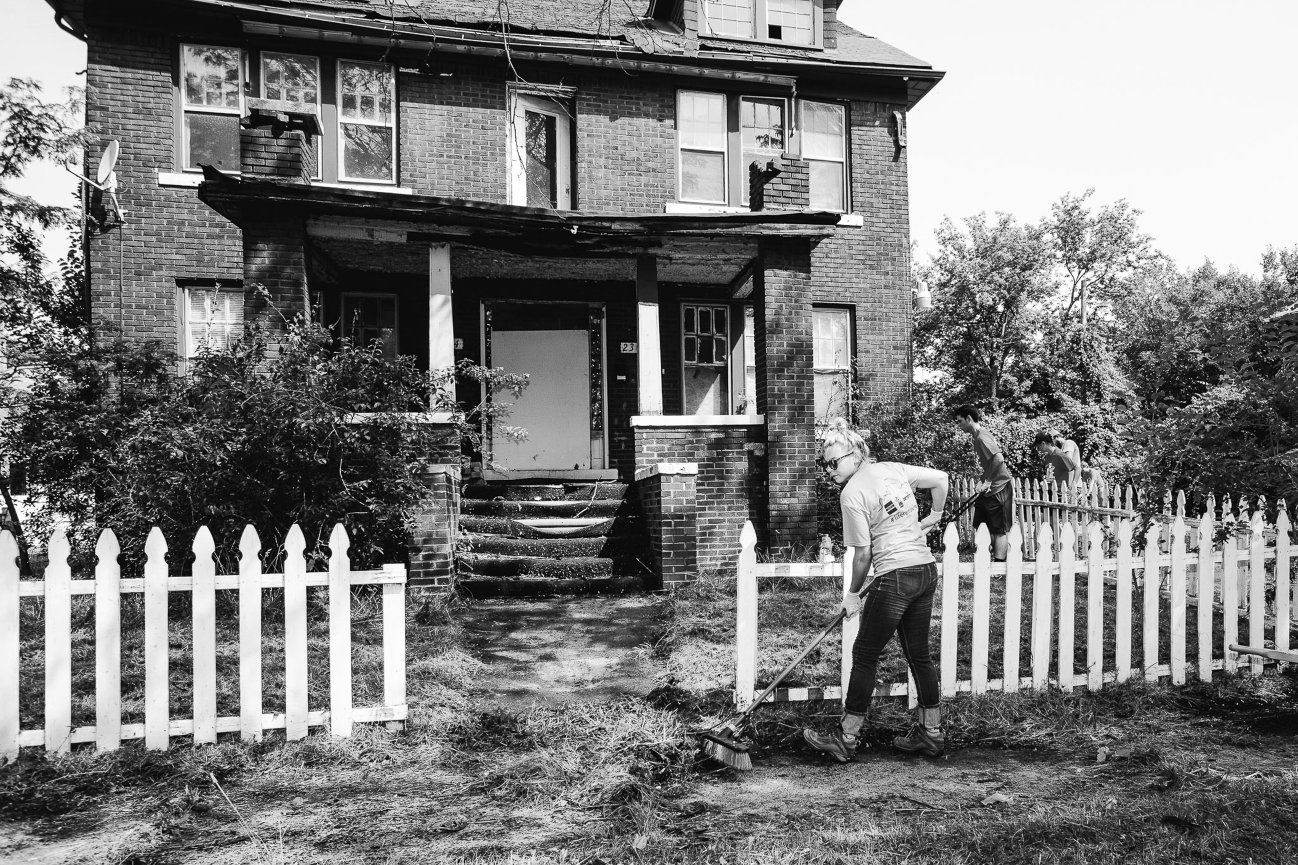Volunteers For Detroit Neighborhoods-Life Remodeled