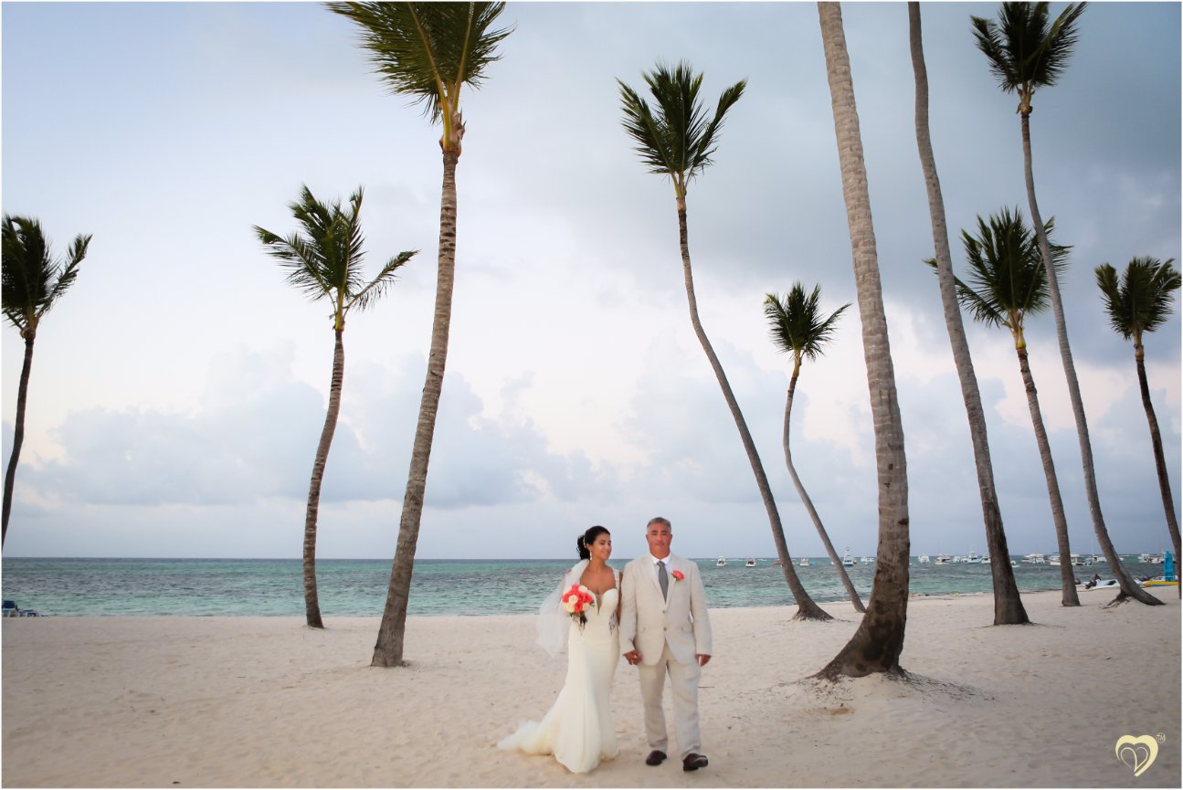 Cushing Park framingham MA -  Matthew and stephanie Engagement Photo Session 