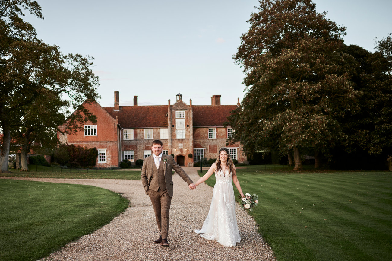 Gaynes Park Summer Wedding - Harriet & Ed