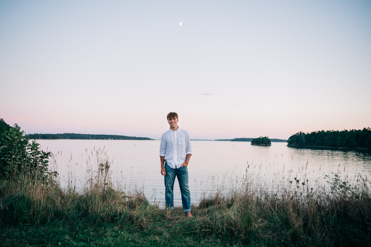 How to Choose the Perfect Location for Your Maine Senior Portraits