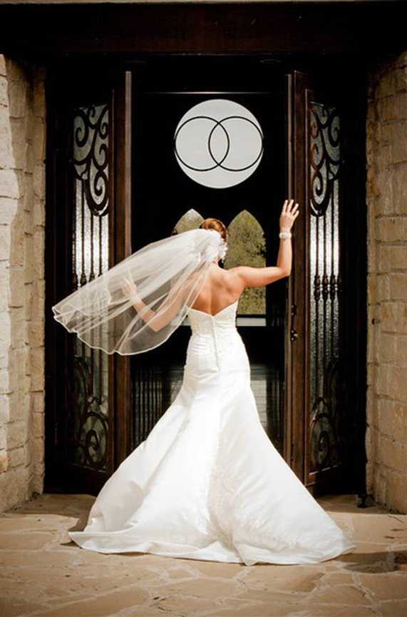 Suit Up in Style: Essential Tips for Choosing the Perfect Tuxedo Rental