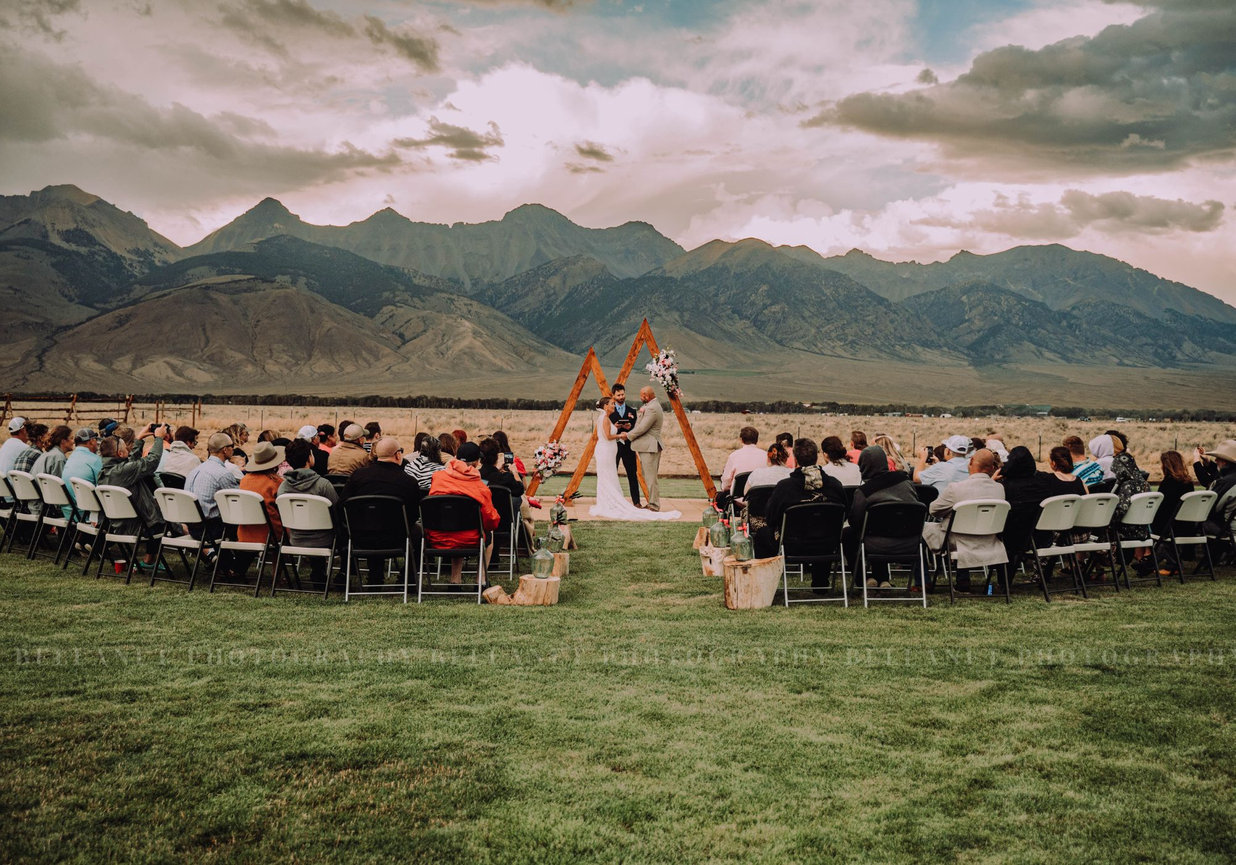 Nick and Eva Sweet Water Hollow Salmon Idaho Idaho Wedding