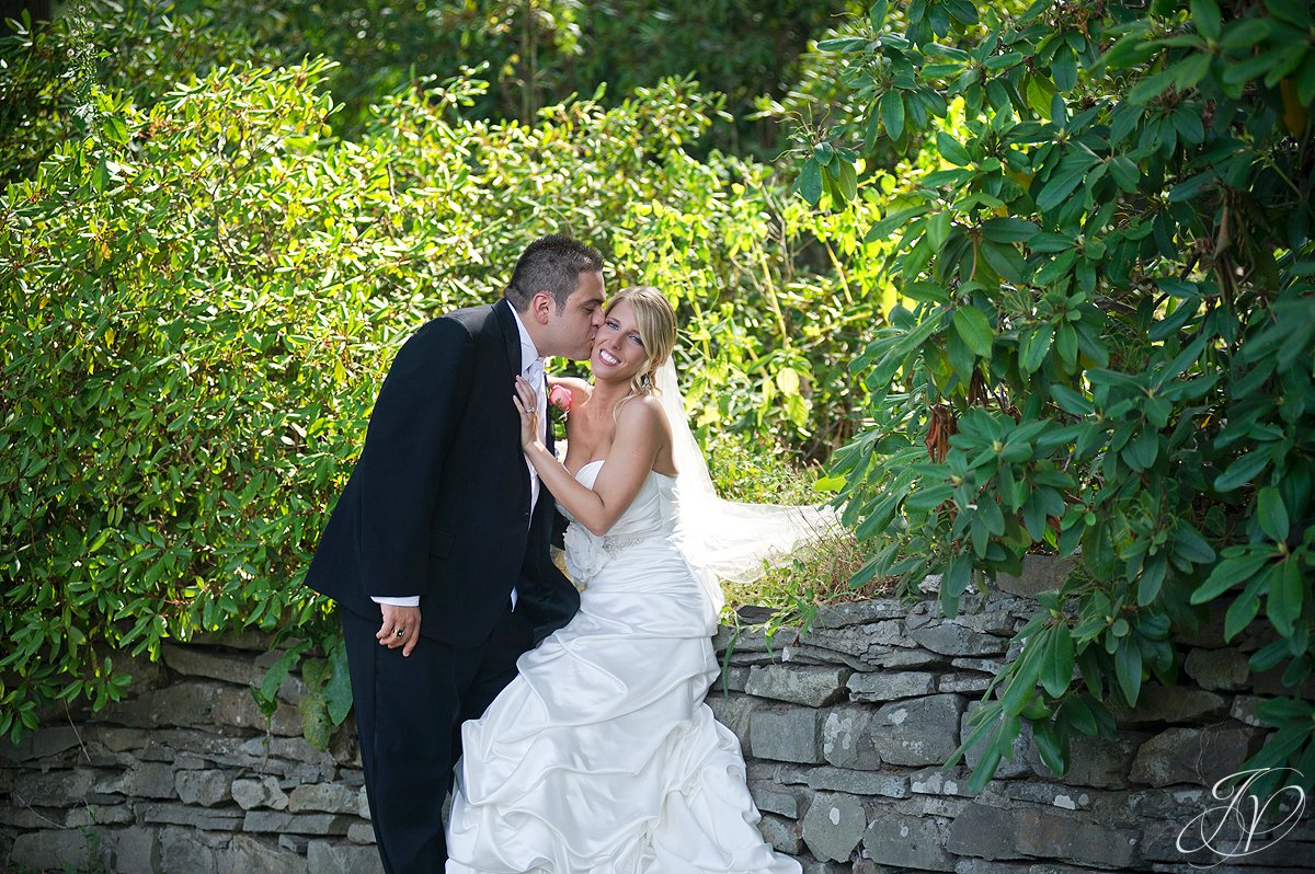 awesome bride and groom photo, schenectady rose garden, Schenectady Wedding Photographer, Waters Edge Lighthouse