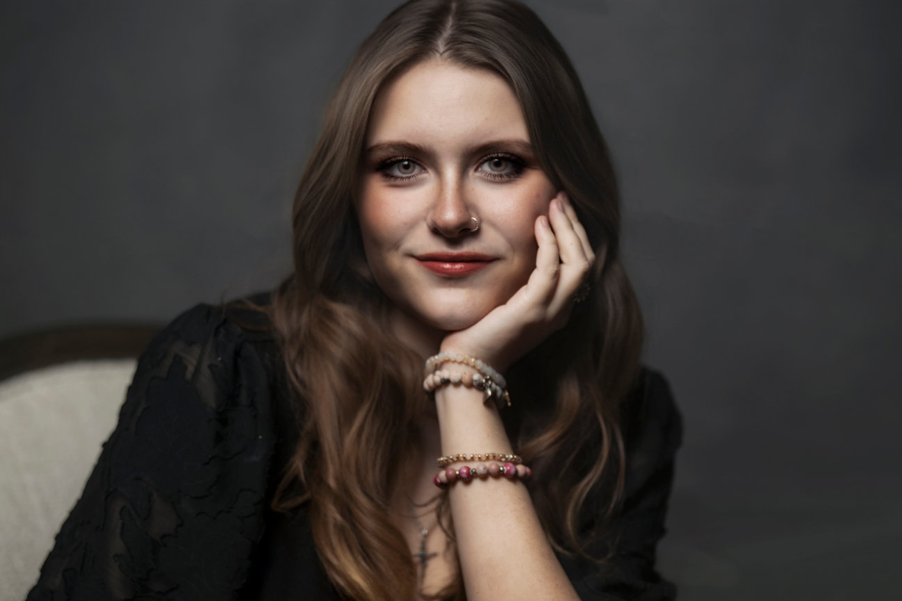 Editorial fine art portrait of woman with painterly lighting by Austin portrait photographer Texas Vogue Photography.