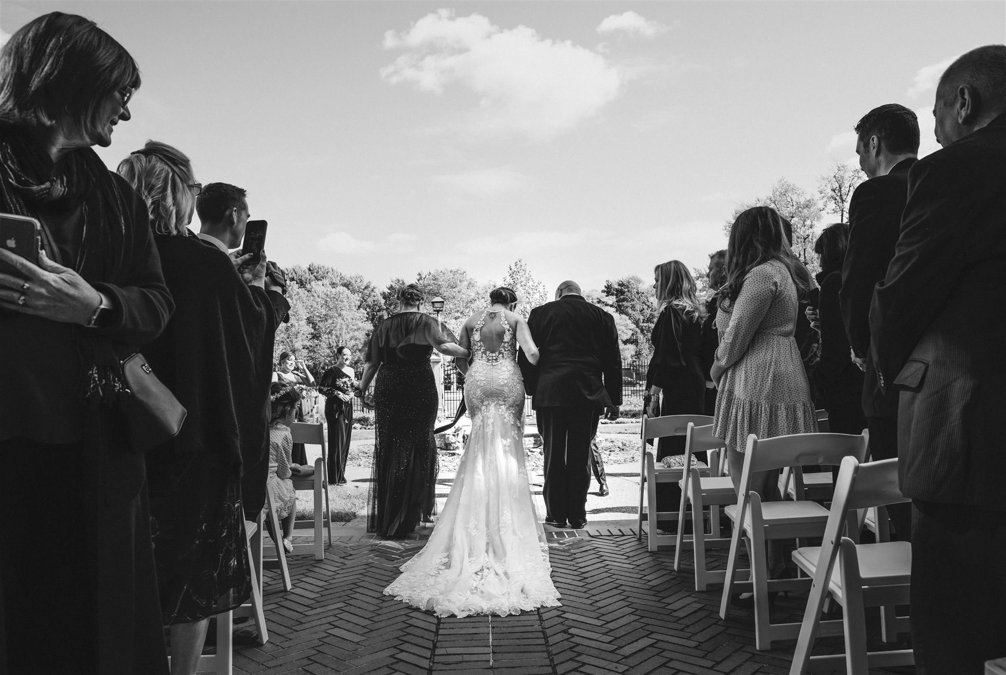 going back through a few of my wedding albums from this summer last night  surprised me that the moments I thought would be my favourite or the “best  photo” weren't the moments, image size:2048x1375