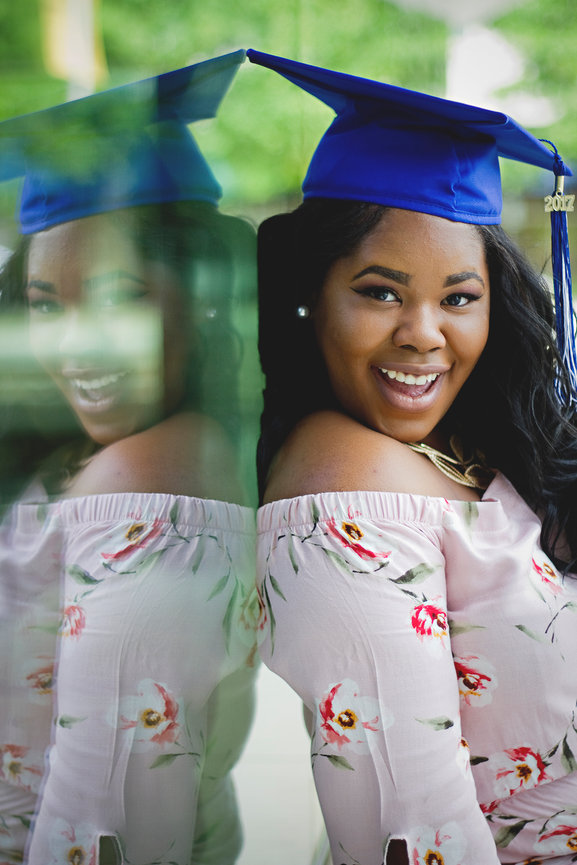 A Greenville, South Carolina senior portrait testimonial highlighting friendly service and images worth sharing.