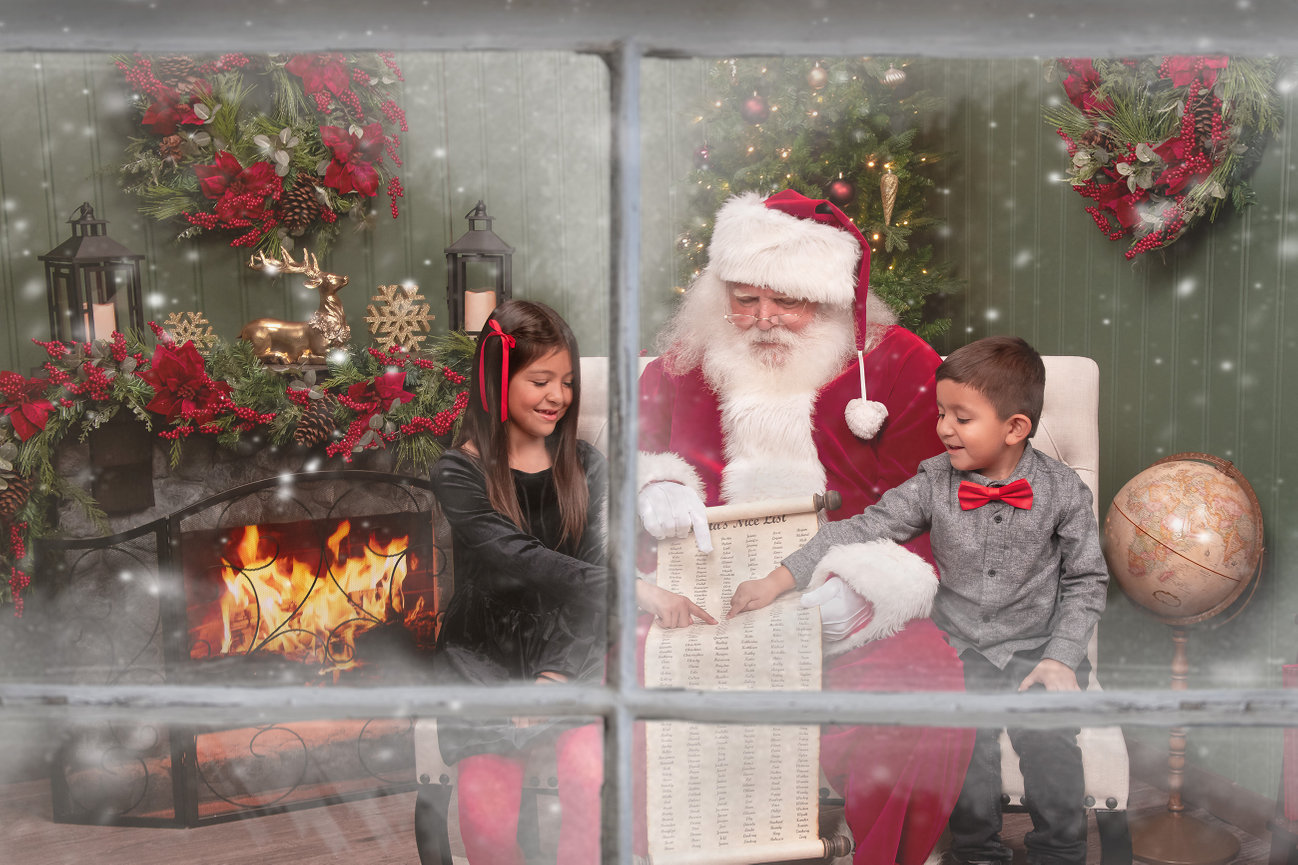Santa-photos-Clovis-snowy-window-001