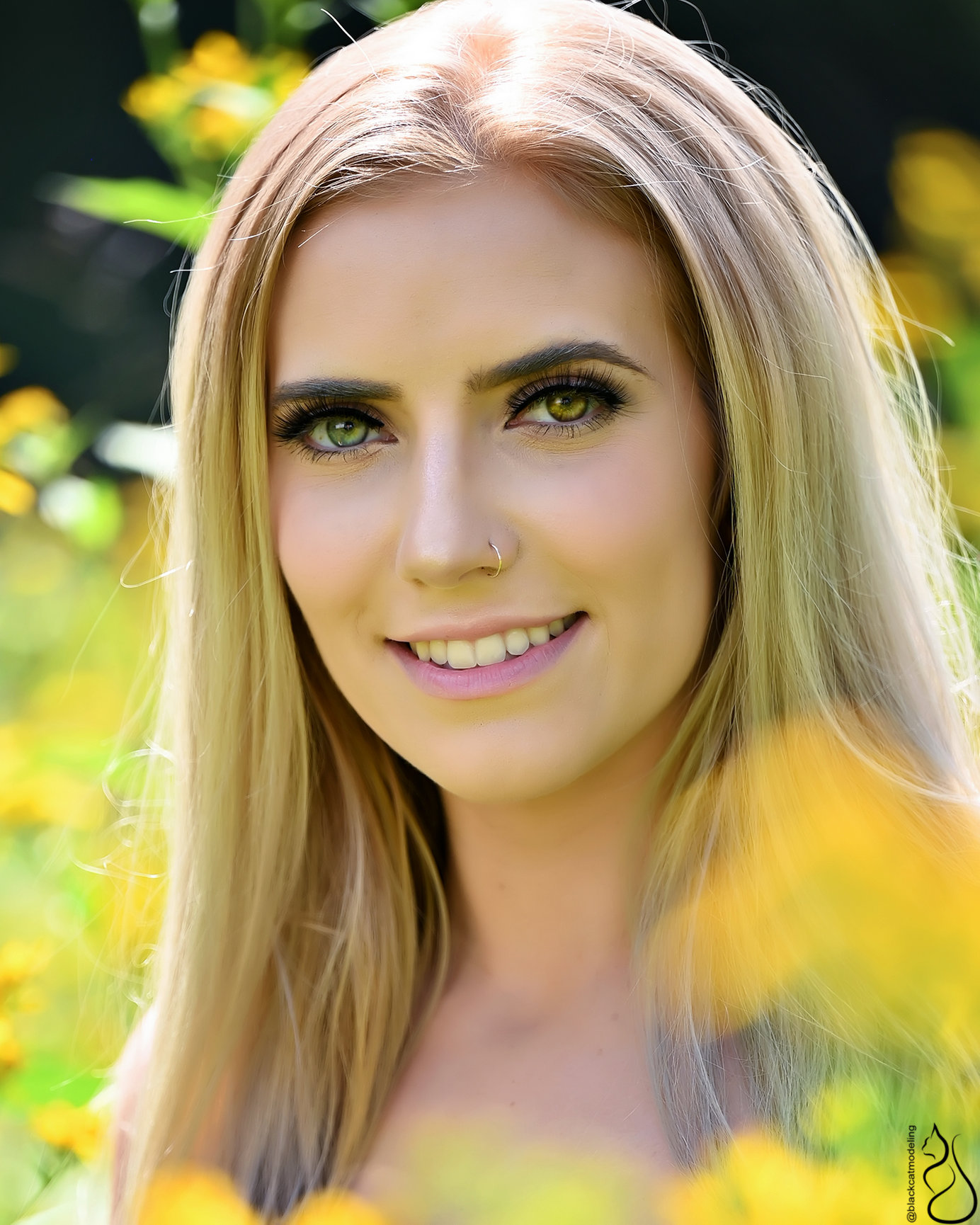 Home Black Cat Modeling Photography Studio