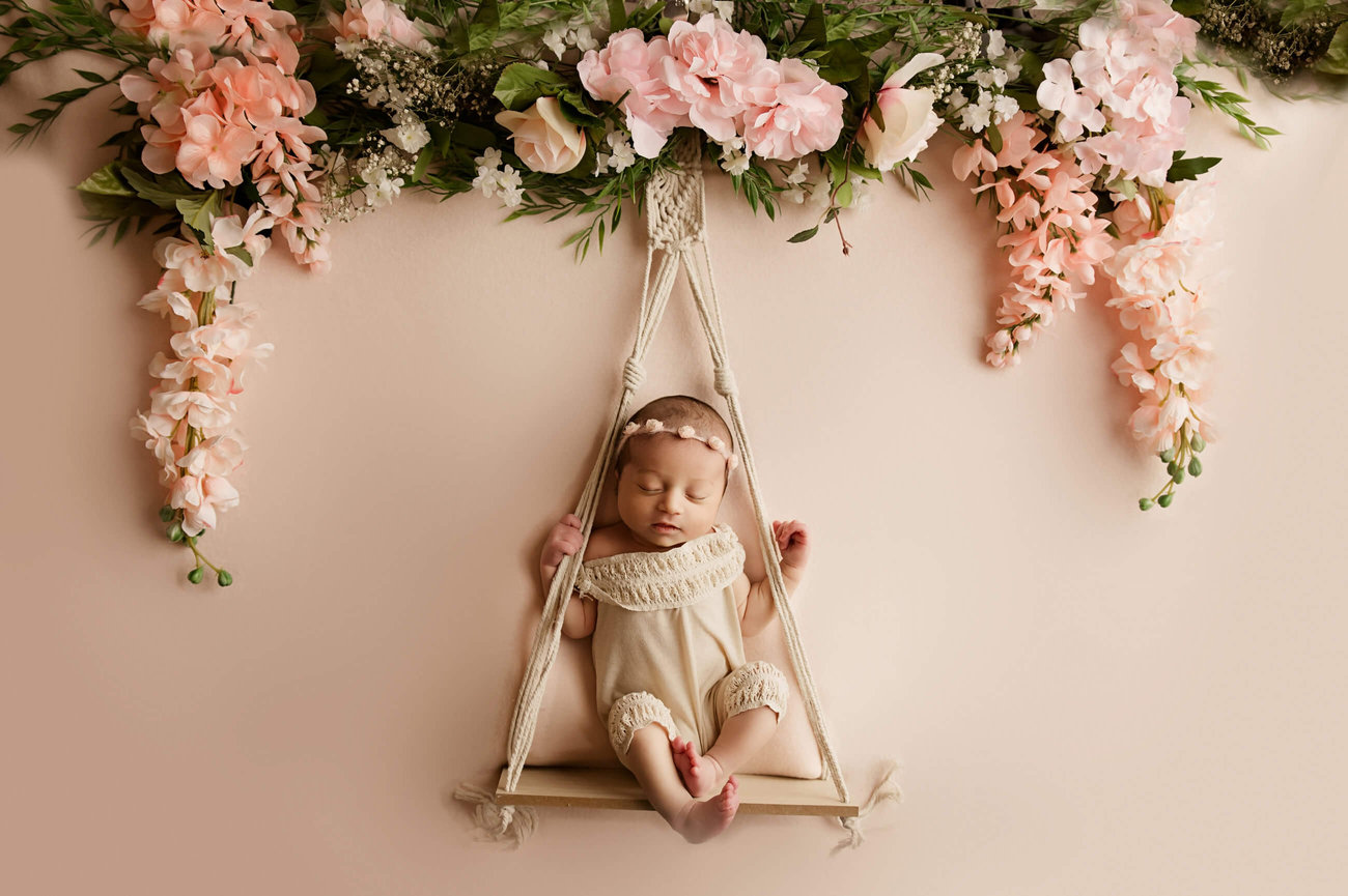 Newborn Family Photography Colton thumbnail