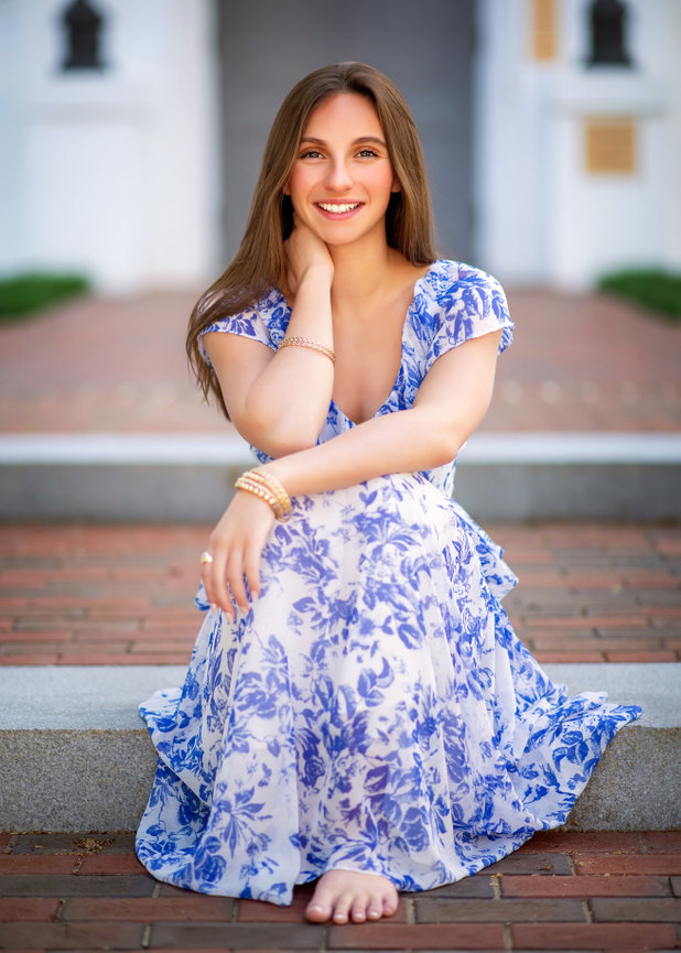 Elegant Elizabeth: A Gorgeous Senior Photo Session at the Virginia State  Capitol - Katie Kraft Photography
