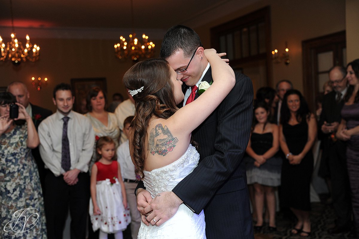 first dance, stockade inn, schenectady wedding photographers